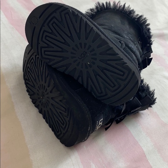 Girl UGG Bailey Bow II boots - Picture 3 of 4